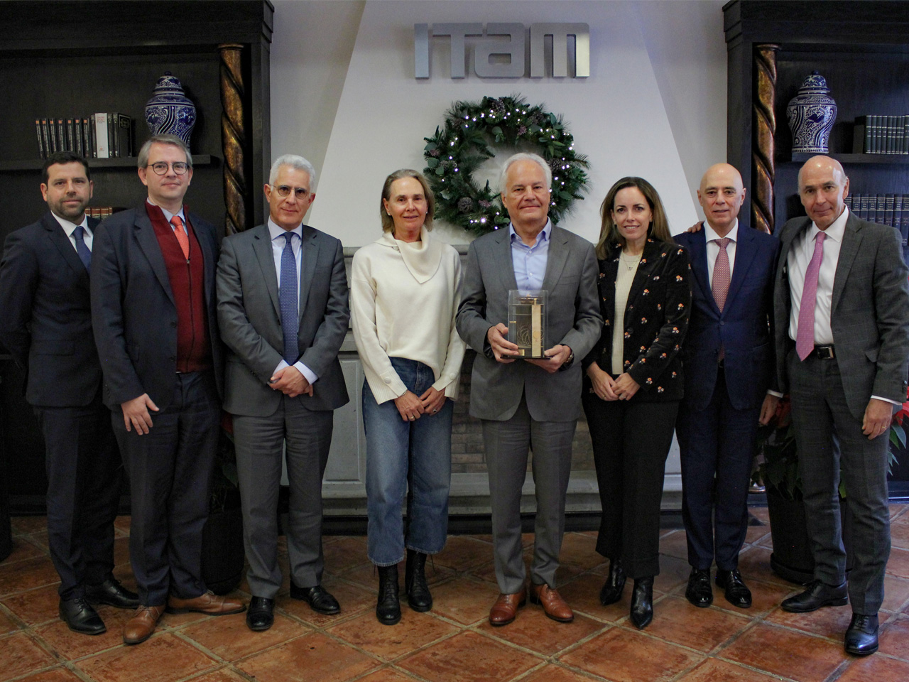 Generosa Contribución del Lic. Héctor Lagos