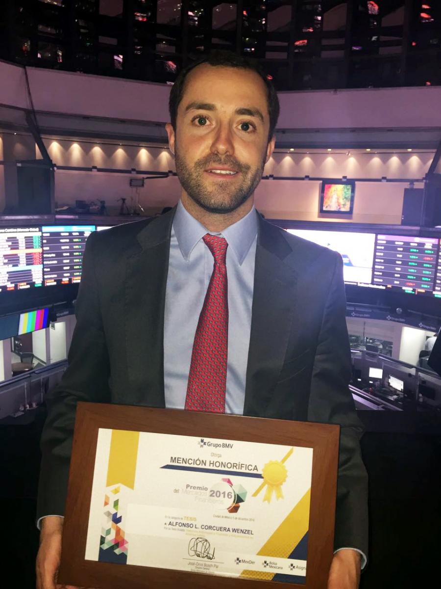 Alfonso L.Corcuera obtiene Mención Honorífica en el Premio de Mercados Financieros 2016
