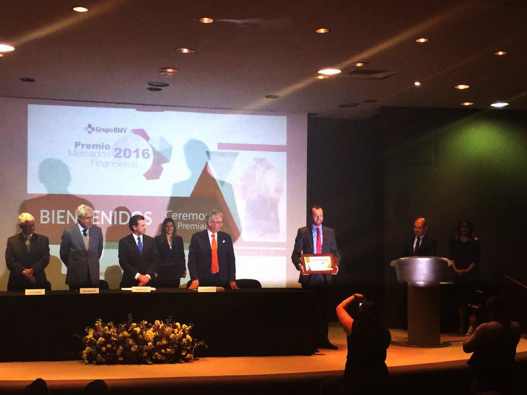Alfonso L.Corcuera obtiene Mención Honorífica en el Premio de Mercados Financieros 2016